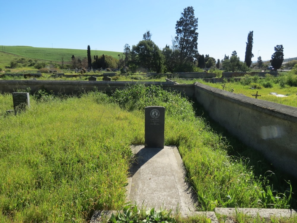 Commonwealth War Graves Caledon Cemetery