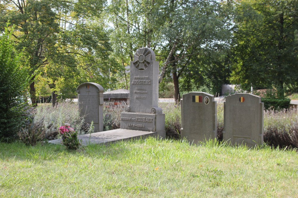 Belgian Graves Veterans Rosires Churchyard