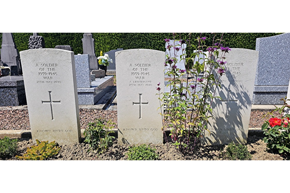 Commonwealth War Graves Festubert #2