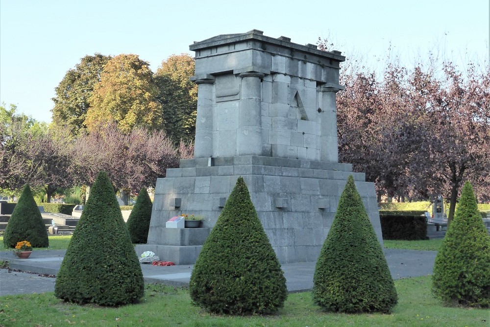 Memorial Zeppelin Wester Cemetery