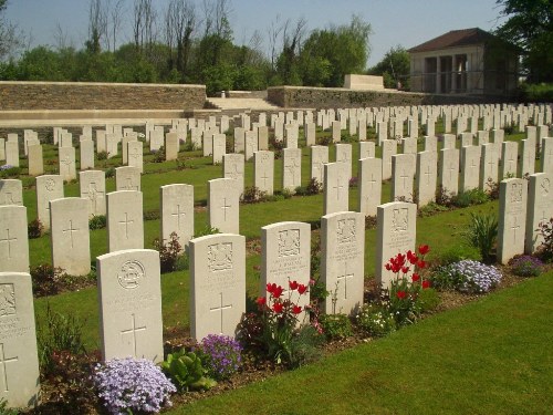 Commonwealth War Cemetery Croisilles