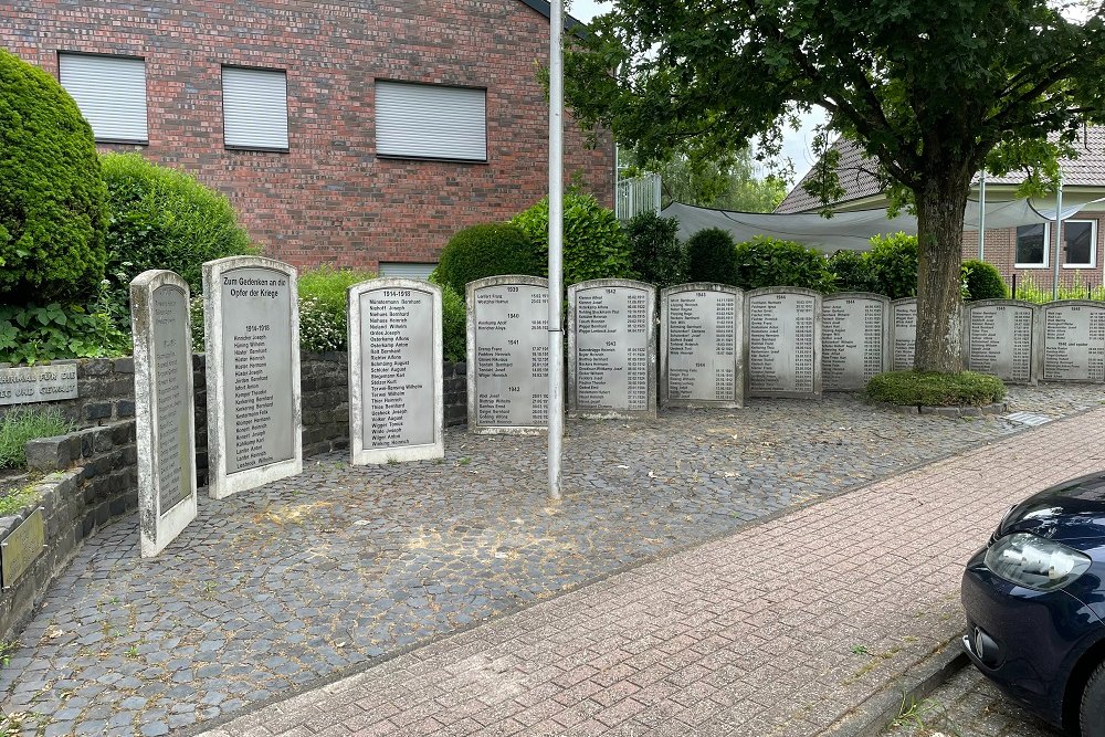 War Memorial Holtwick