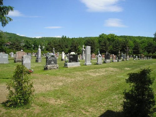 Commonwealth War Grave St. Damien de Brandon Cemetery