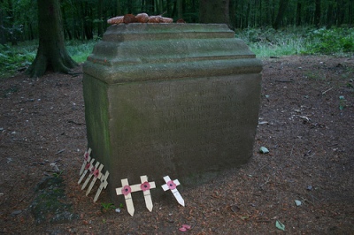 Monument Neergestorte Halifax Bommenwerper