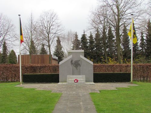 Monument Belgische Oudstrijders Brugge Centrale Begraafplaats
