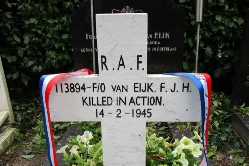 Dutch War Graves General Cemetery IJsselhof Gouda #2