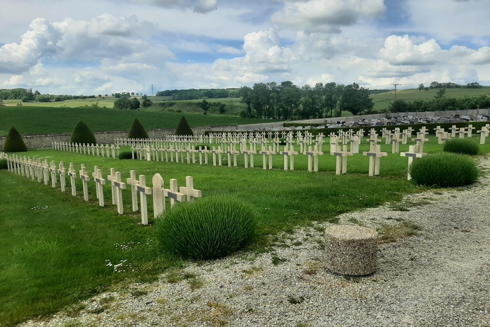 Commonwealth War Graves Szanne French section #3