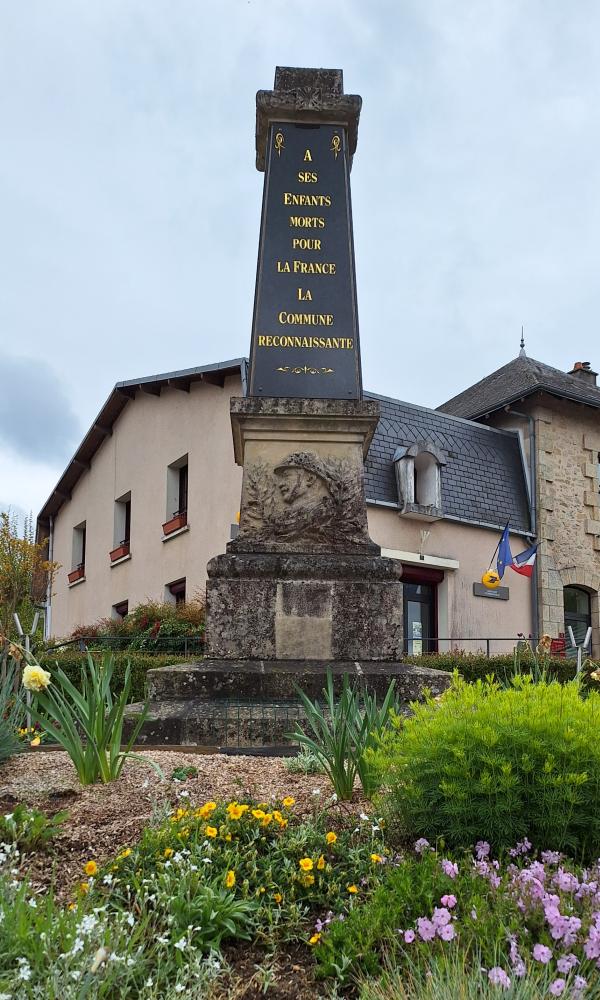 War Memorial Saint-Laurent-sur-Gorre #2