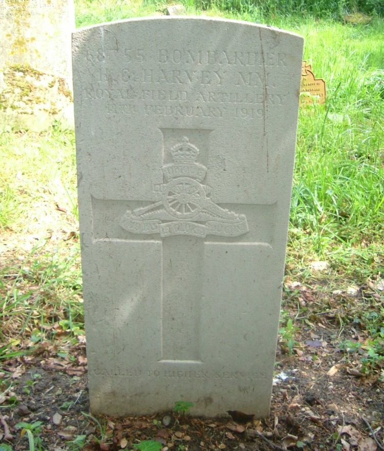 Commonwealth War Grave Frating Churchyard