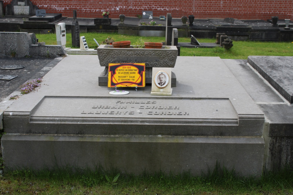 Belgian Graves Veterans Epinois