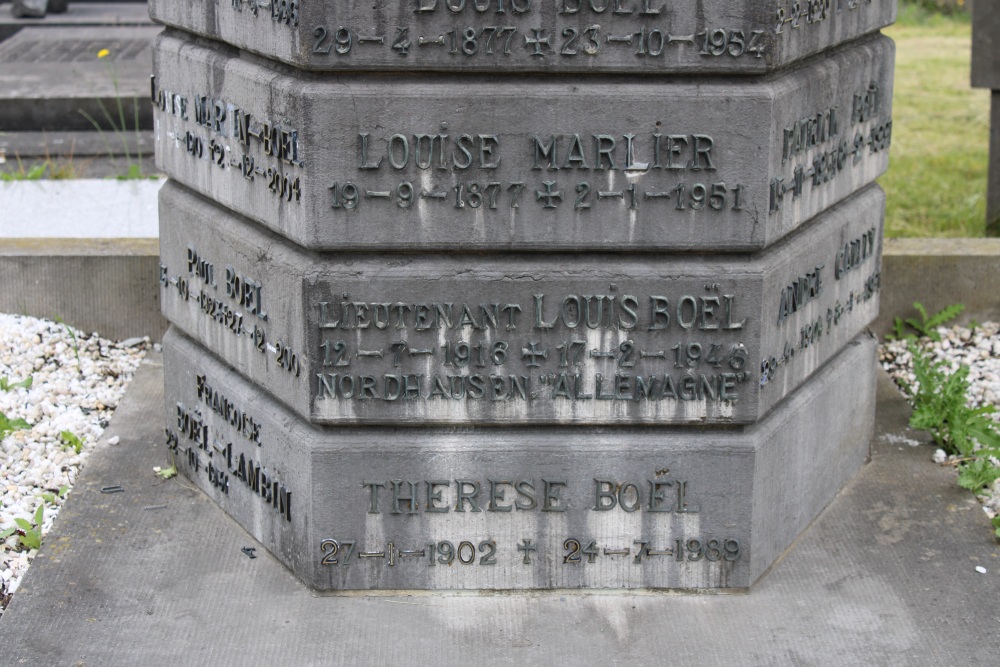 Belgian War Graves and Memorial Cross Roucourt #4