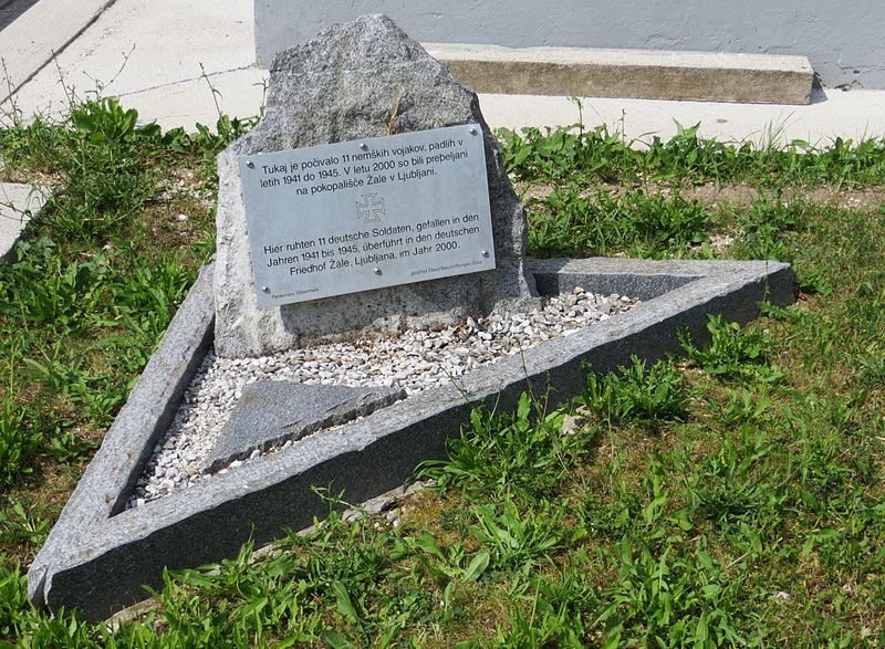 Monument Voormalig Duits Massagraf