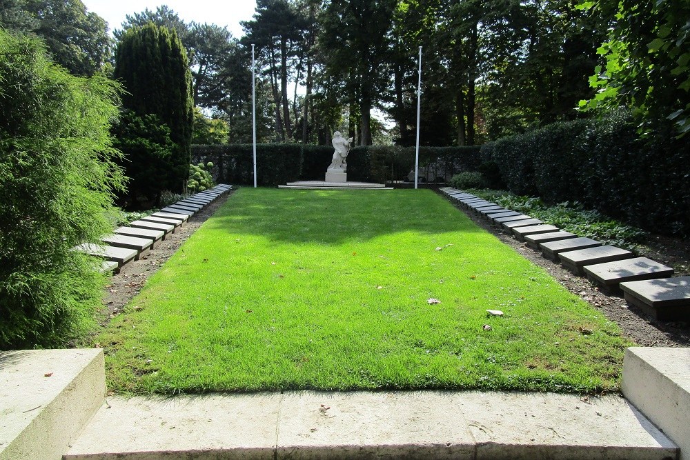 Graven Verzetsstrijders Algemene Begraafplaats Crooswijk