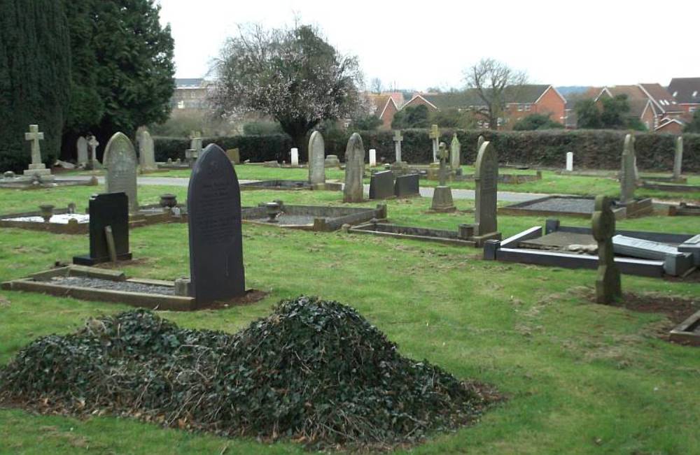 Oorlogsgraven van het Gemenebest Burton Latimer Cemetery