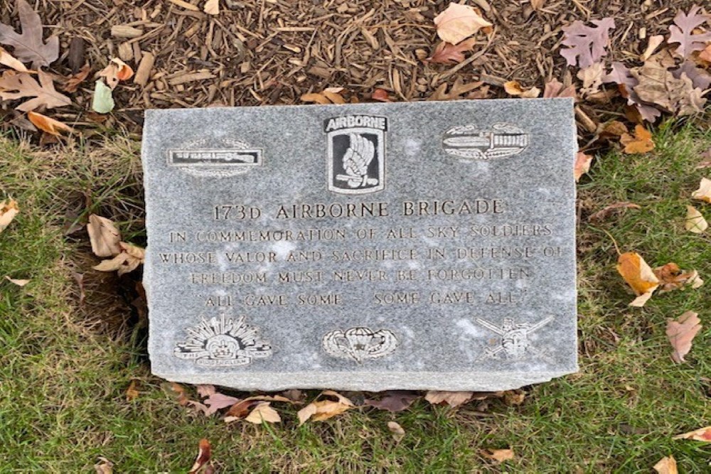 Monument 173d Airborne Brigade (Sep) 1963 - 1971