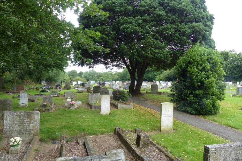 Commonwealth War Graves Eaton Socon Cemetery