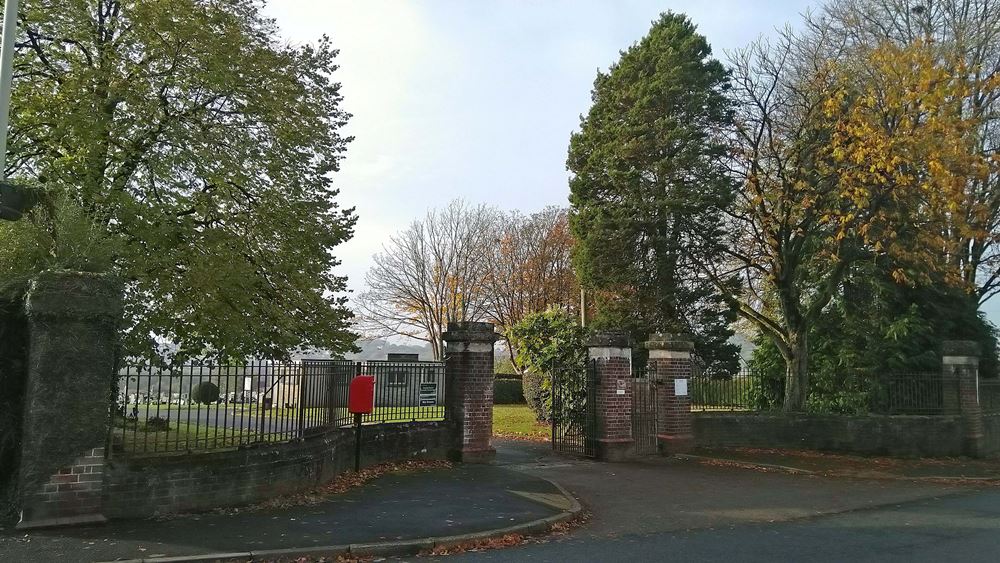 Commonwealth War Graves Sarn Cemetery