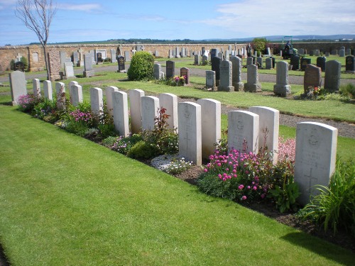 Commonwealth War Graves Dirleton Cemetery