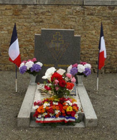 Grave of Unknown Executed Person Saint-Rmy-du-Plain