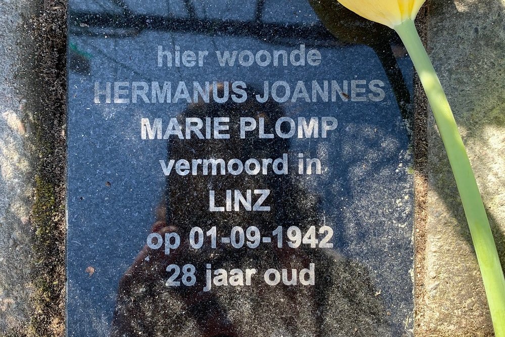 Memorial Stone Sint Ansfridusstraat 19