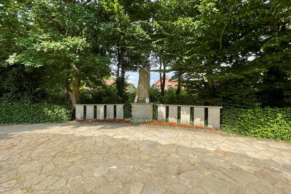 War Memorial Bevergern #2