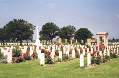 Commonwealth War Cemetery Argenta