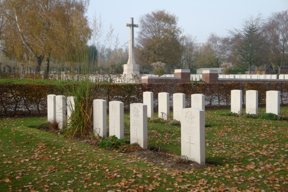 Commonwealth War Cemetery La Brique Military No. 1 #4