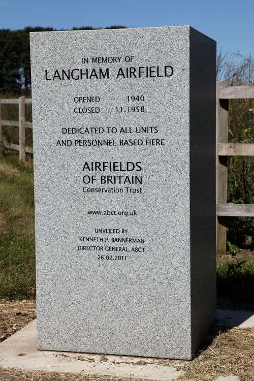 Monument Vliegveld Langham
