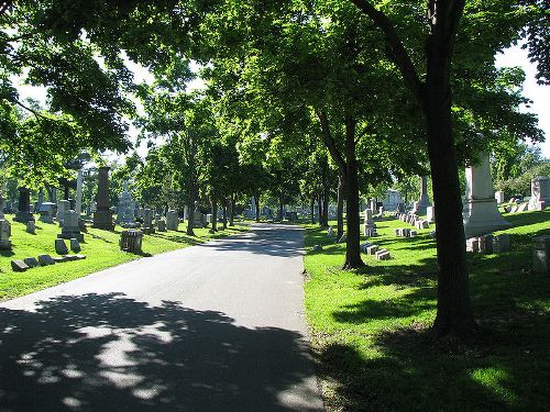 Oorlogsgraven van het Gemenebest Forest Lawn Cemetery