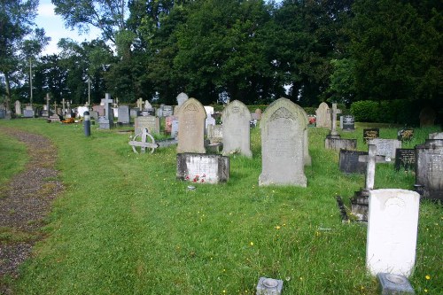 Oorlogsgraven van het Gemenebest St Winifrede Churchyard
