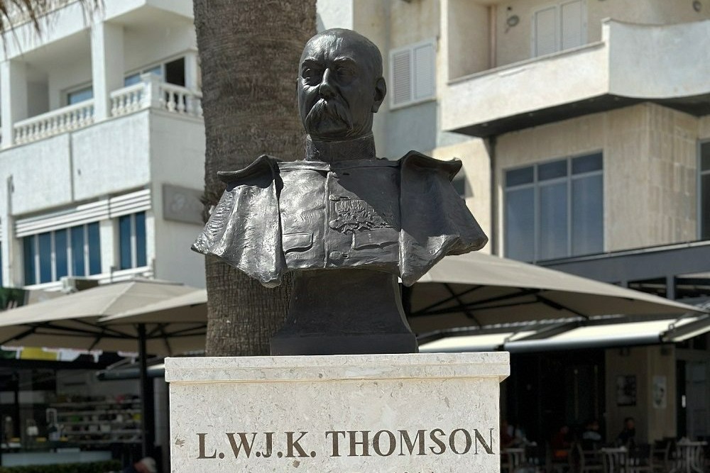 Standbeeld Lodewijk Willem Johan Karel Thomson