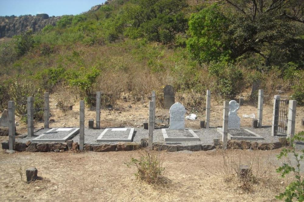 Oorlogsgraven van het Gemenebest Purandhar Cemetery