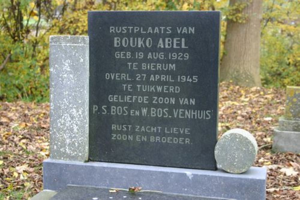 Dutch War Grave Opwierde