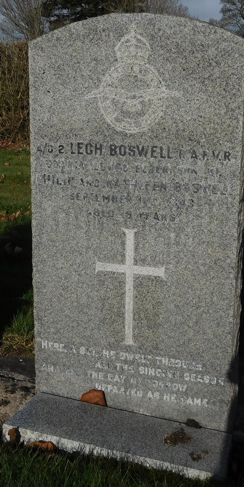 Oorlogsgraven van het Gemenebest St. Boswells Parish Churchyard