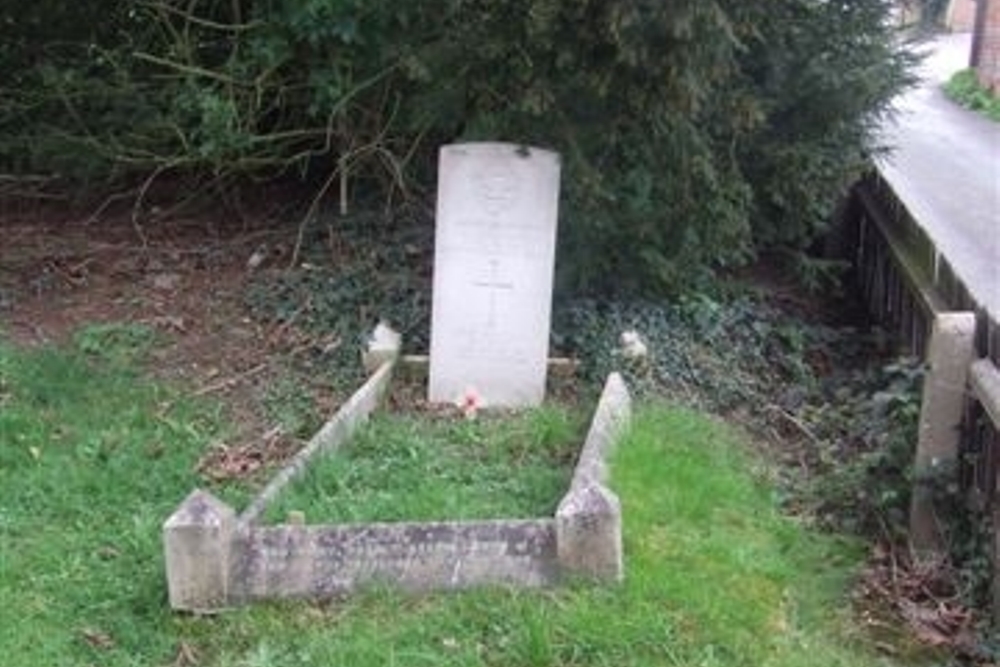 Commonwealth War Grave St. Lawrence Churchyard
