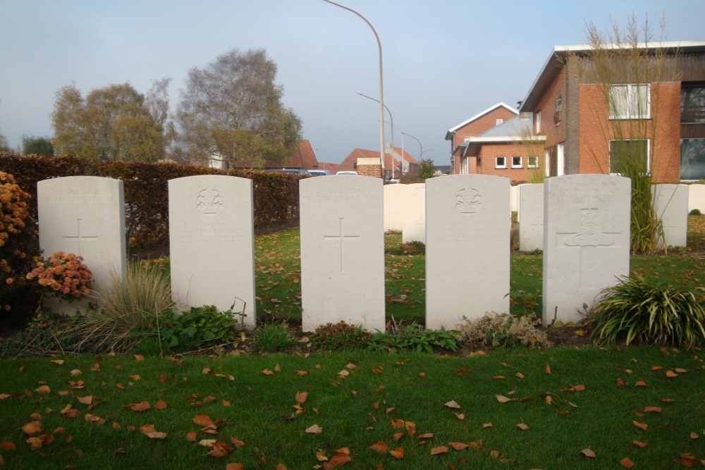 Commonwealth War Cemetery La Brique Military No. 1 #3