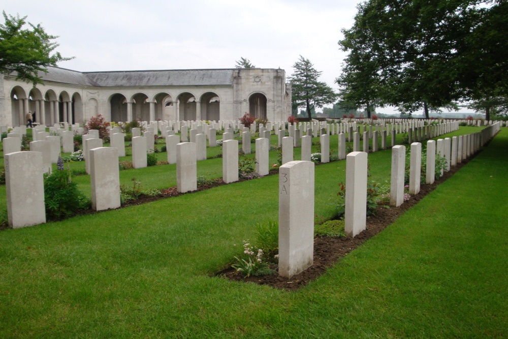 Commonwealth War Cemetery Le Touret