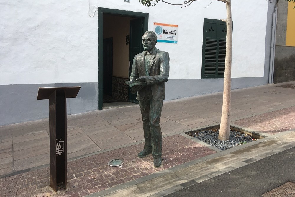 Monument Miguel de Unamuno y Jugo