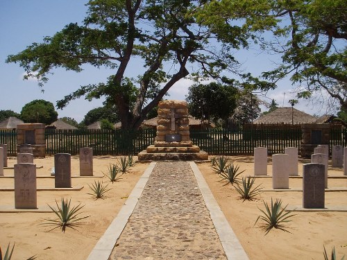 Commonwealth War Cemetery Lumbo