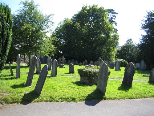 Oorlogsgraven van het Gemenebest St. Petrock Churchyard