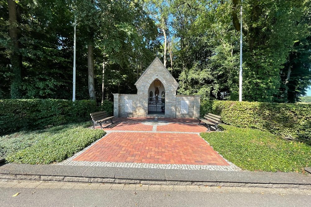 Memorial Chapel Hengeler