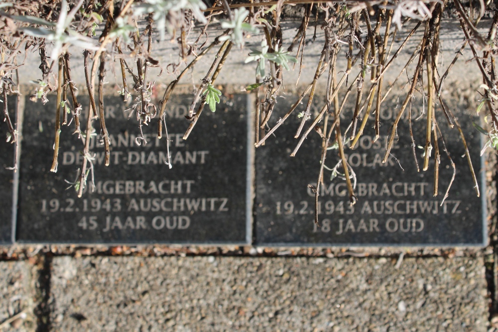 Memorial Stones Zutphensestraat 189 #3