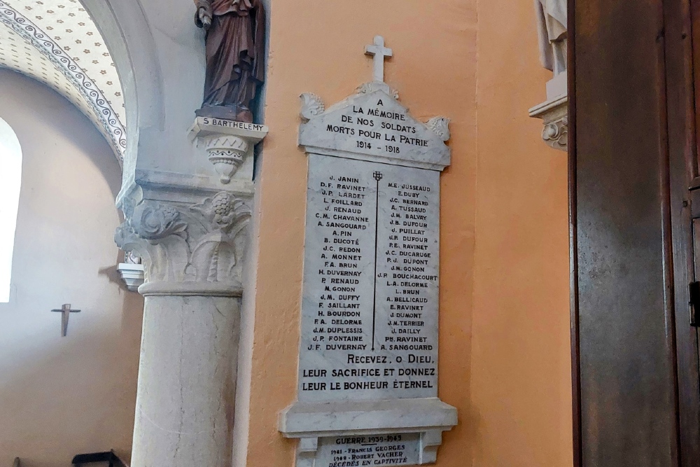 War Memorial LEglise de Saint-Amour-Bellevue #1