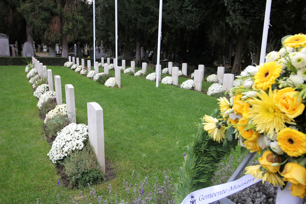Oorlogsgraven van het Gemenebest Algemene Begraafplaats Maastricht