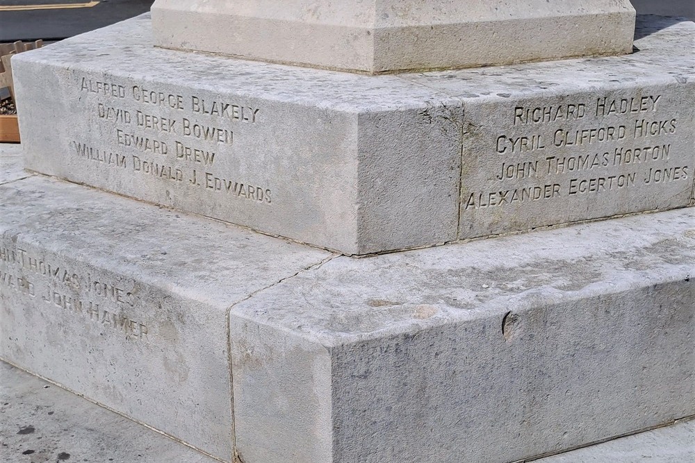 War Memorial Kington #5