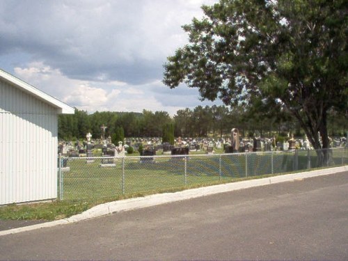 Commonwealth War Grave Notre-Dame-du-Lac Cemetery