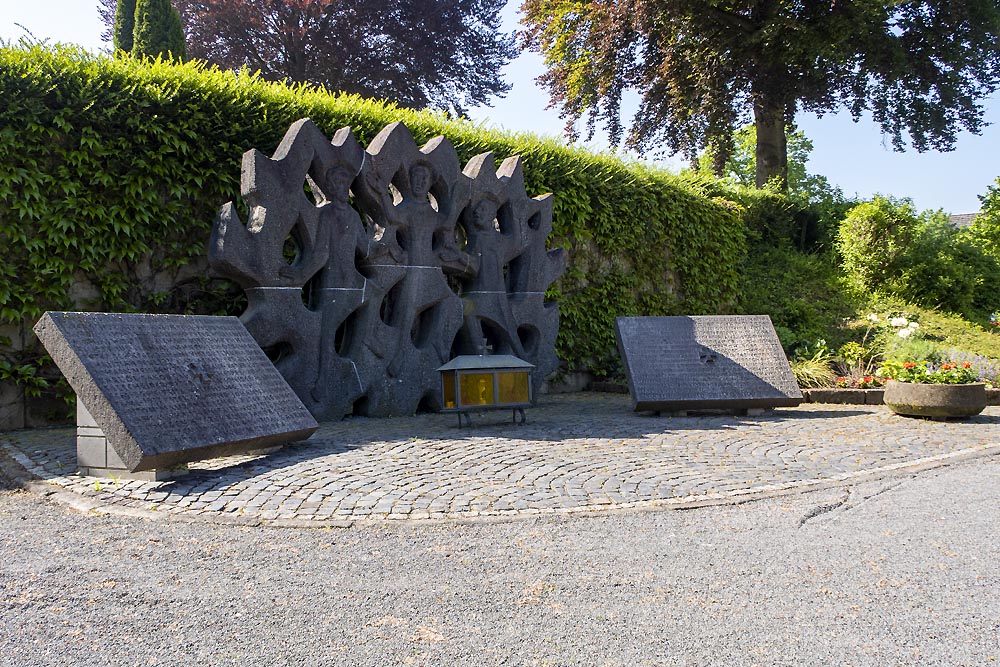 Oorlogsmonument Begraafplaats Oberbreisig