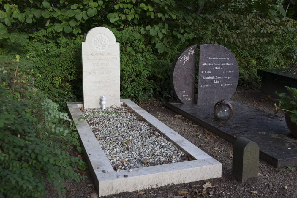 Nederlandse Oorlogsgraven Algemene Begraafplaats Woerden