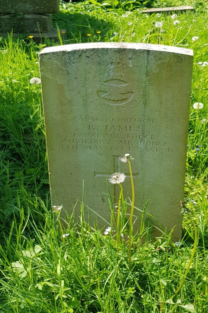 Commonwealth War Graves St. Akelda and St. Mary Churchyard #3