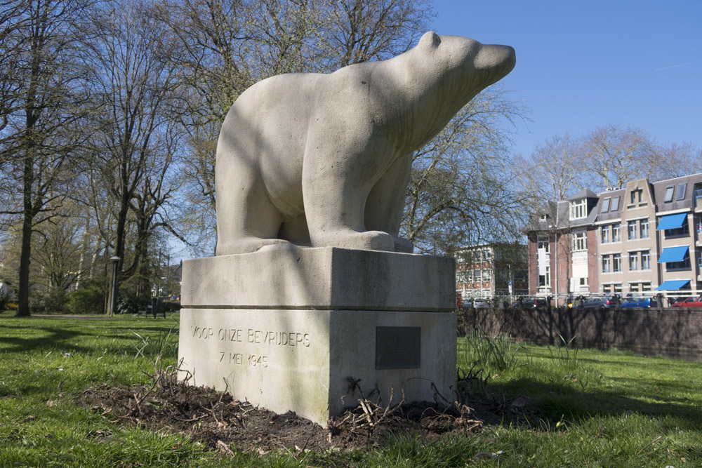 Monument Polar Bears
